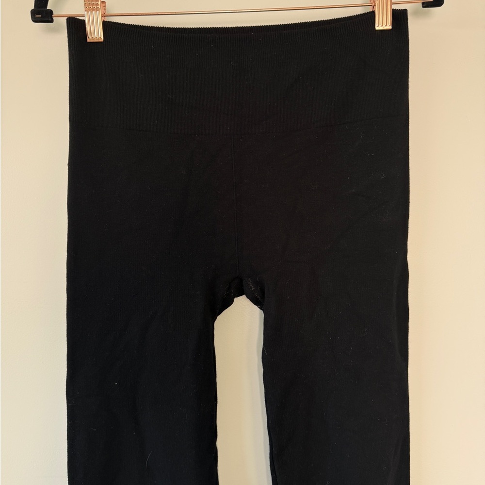Woman’s Black Flared Leggings - Picture 5 of 8